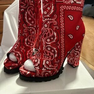 Mata Shoes Red Bandana Heeled open toe zip Boots